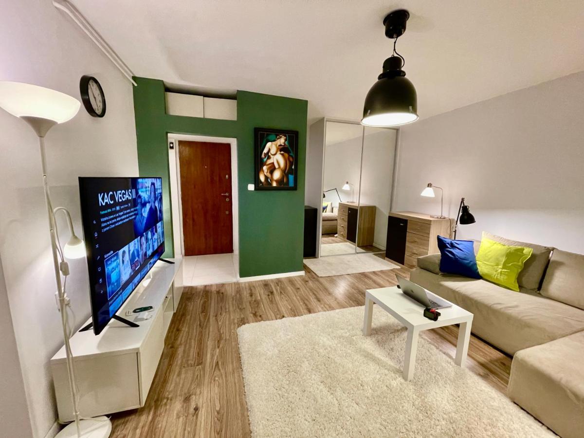 Holiday Metro Fast Wifi Tv'70 Netflix Hbo Appletv Warsaw Exterior photo