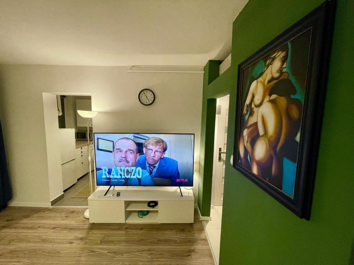 Holiday Metro Fast Wifi Tv'70 Netflix Hbo Appletv Warsaw Exterior photo