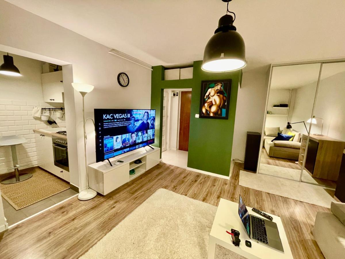 Holiday Metro Fast Wifi Tv'70 Netflix Hbo Appletv Warsaw Exterior photo